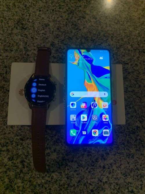 HUAWEI P30 128GB SINGLE  SIM and GT2-469  COMBO MINT CONDITION AS NEW